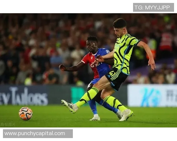 世界杯激战：那不勒斯险胜阿森纳红牌事件引发全场热议集锦