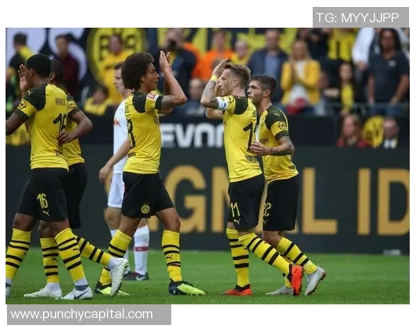 中超激战：里昂大胜尤文图斯红牌事件引发全场热议分析