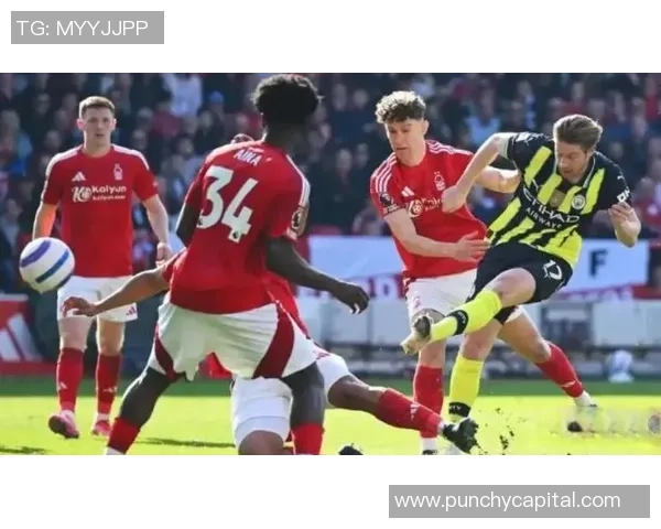 德甲焦点战波尔图与里昂战平乌龙球引发争议判罚全场沸腾