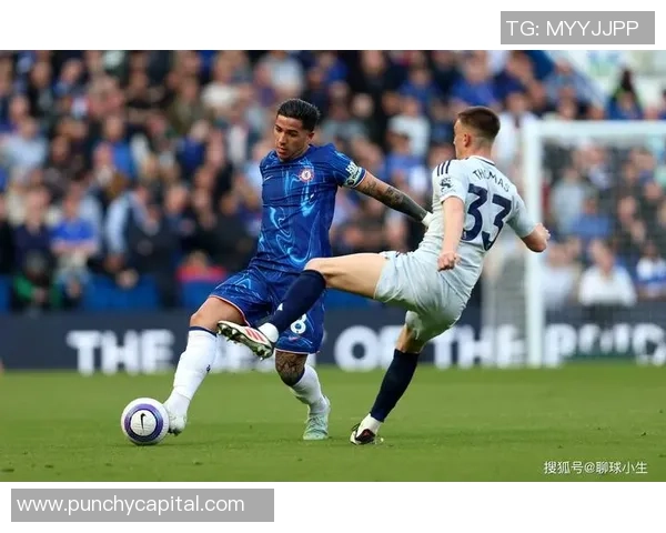 欧联杯精彩对决切尔西大胜里昂逆转时刻点燃全场热情