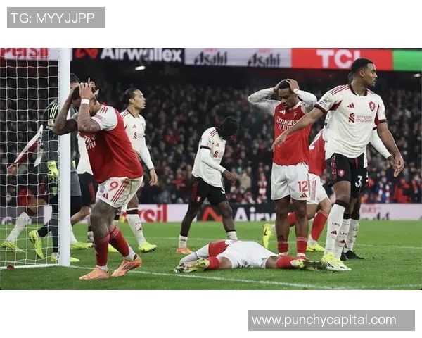 友谊赛精彩对决里昂与阿森纳战成平局全场气氛热烈 友谊赛精彩对决里昂与阿森纳战成平局全场气氛热烈